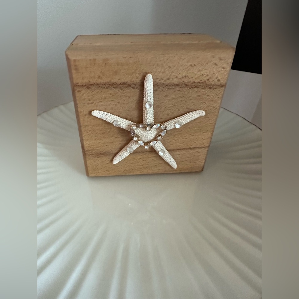 Wooden handmade jewelry box with coastal theme
New with tags, 4 x 4 inches
